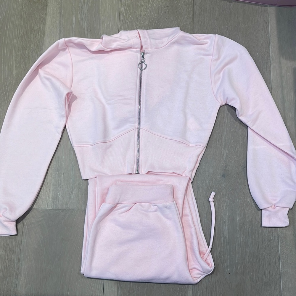 Pretty Little Thing sweat set